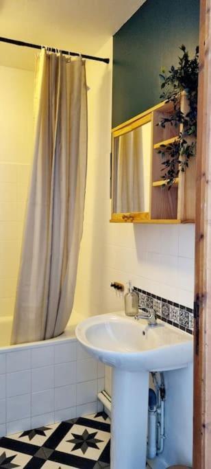 Le Duplex Du Centre - Ideal Pour Un Sejour Detente ! Saint-Savinien Εξωτερικό φωτογραφία