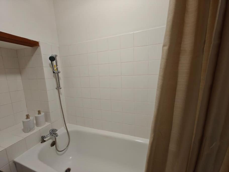 Le Duplex Du Centre - Ideal Pour Un Sejour Detente ! Saint-Savinien Εξωτερικό φωτογραφία