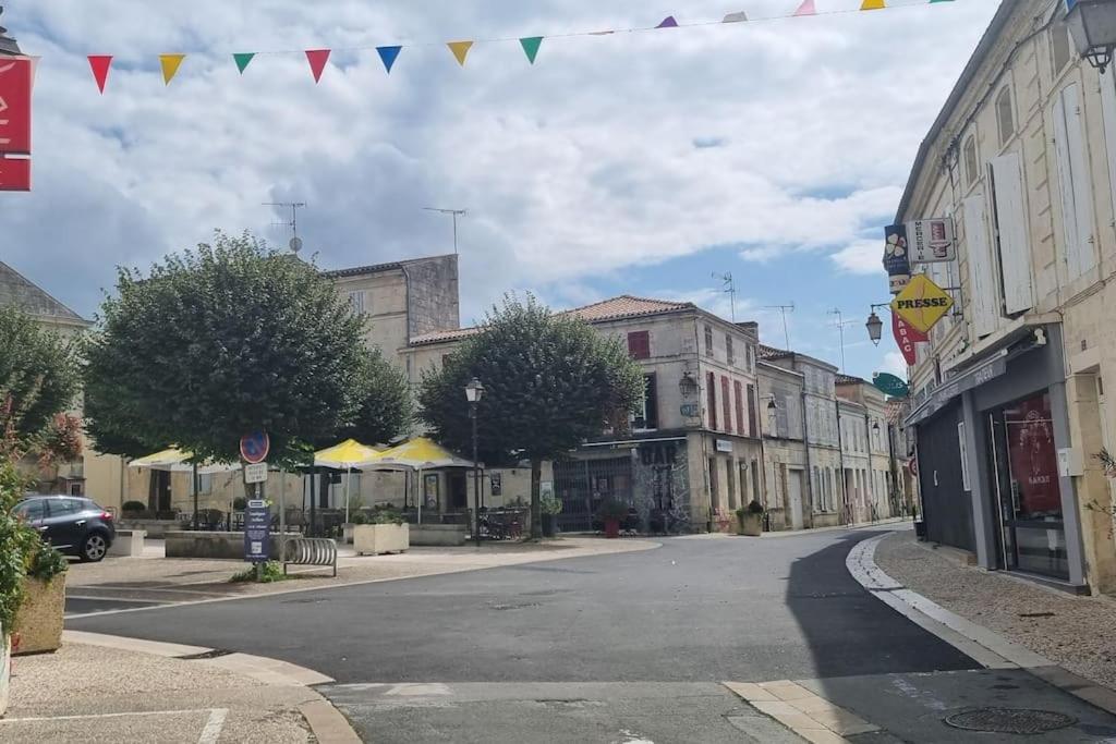 Le Duplex Du Centre - Ideal Pour Un Sejour Detente ! Saint-Savinien Εξωτερικό φωτογραφία