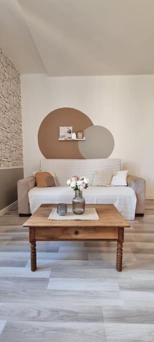 Le Duplex Du Centre - Ideal Pour Un Sejour Detente ! Saint-Savinien Εξωτερικό φωτογραφία
